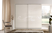 LACQUERED ASH FINISH FR01 OFF-WHITE AND WHITE STUCCO DECORATION
PEGASO WARDROBE WITH 2 SLIDING DOORS W/DECORATION