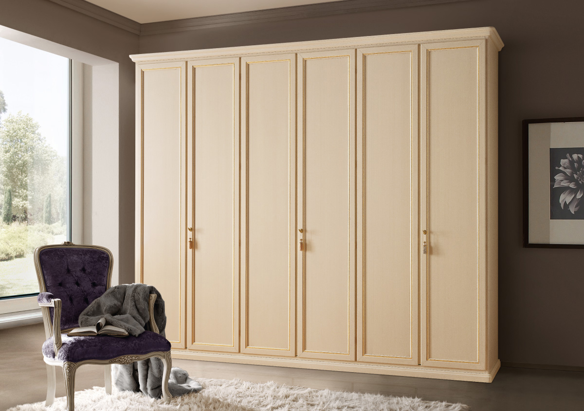 Wardrobe with 6 hinged doors, glazed magnolia finish with florentine art, gilt braiding
