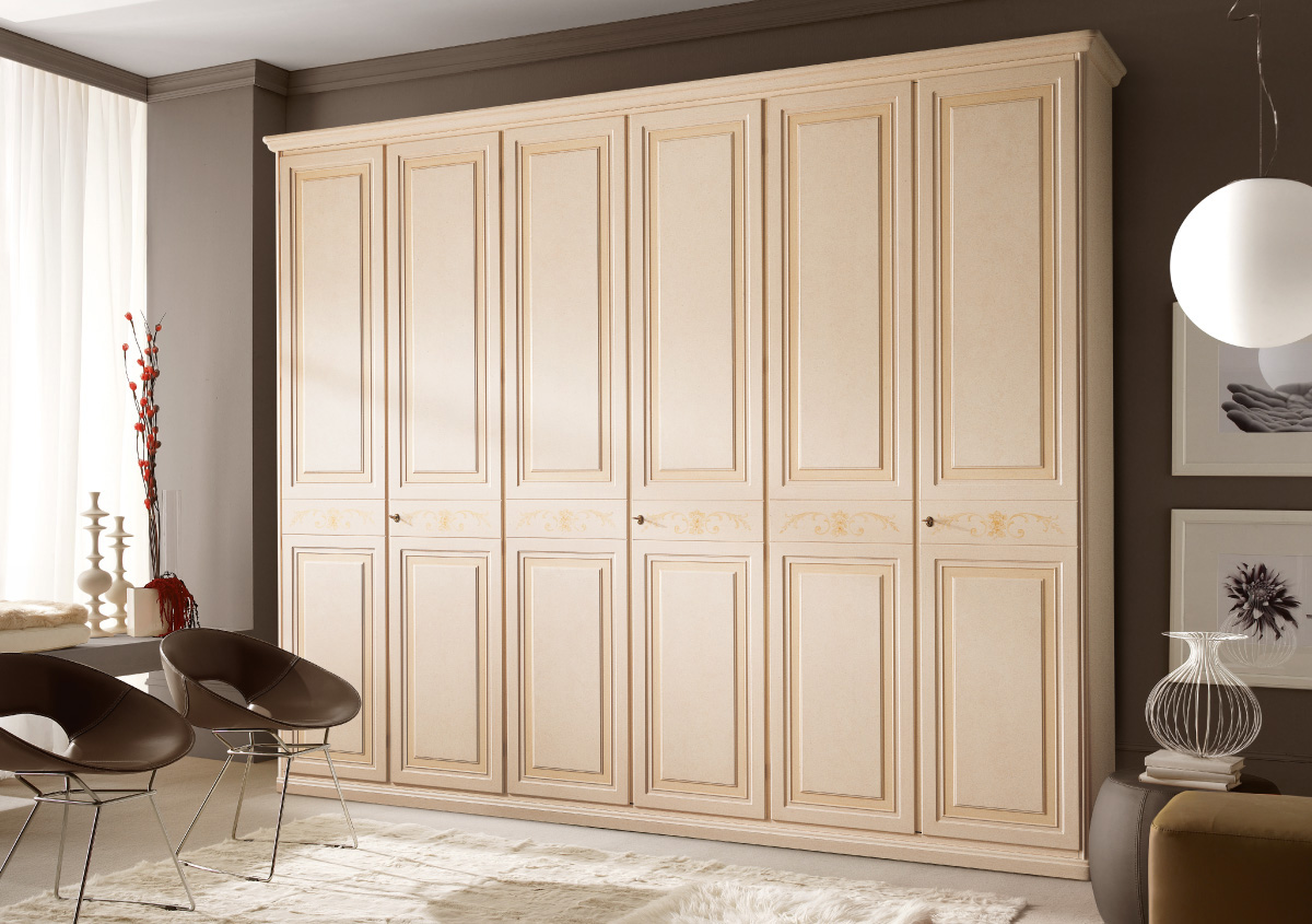 Wardrobe with 6 hinged doors, florentine art finish with pink fresco, ochre colour wash and decorations