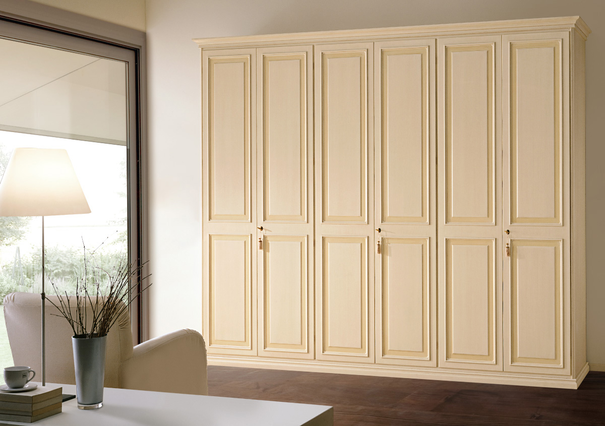 Wardrobe with 6 hinged double-panel doors, glazed magnolia finish, ochre colour wash